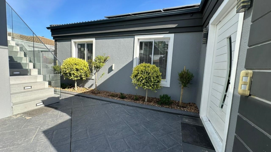 3 Bedroom Property for Sale in Parklands Western Cape